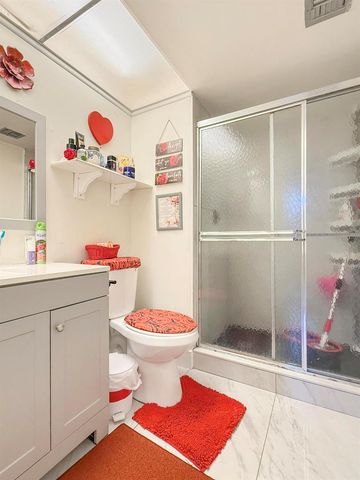 3070 NW 48th Terrace 414, Lauderdale Lakes, FL 33313