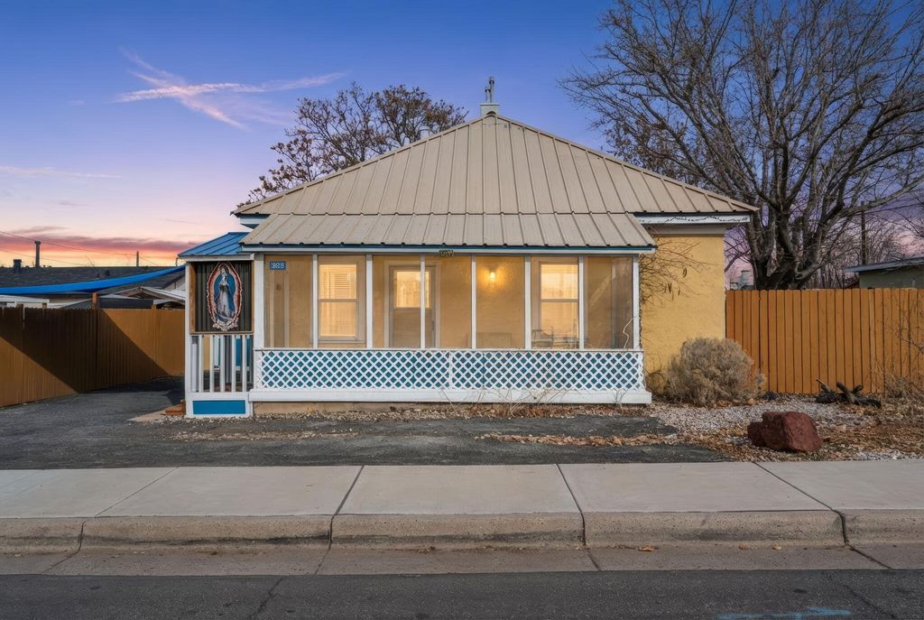 309 Cromwell Avenue SE, Albuquerque, NM 87102