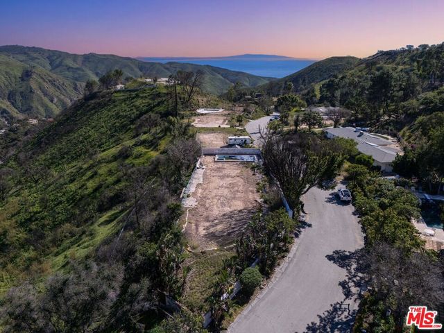 1712 Manzanita Park Avenue, Malibu, CA 90265