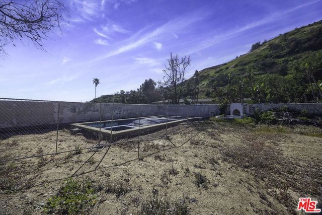 1712 Manzanita Park Avenue, Malibu, CA 90265