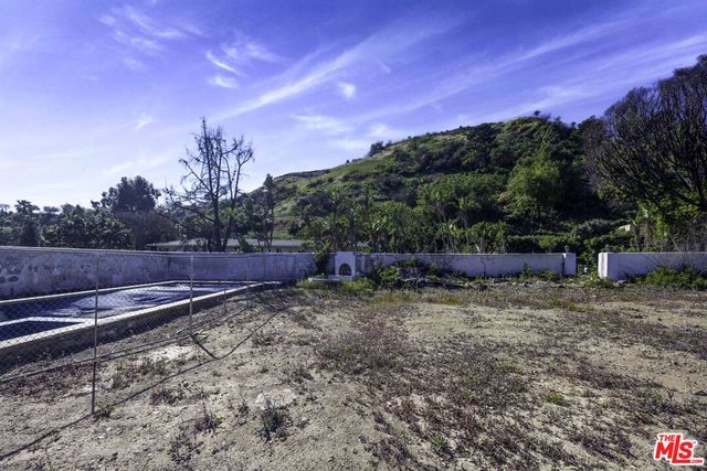 1712 Manzanita Park Avenue, Malibu, CA 90265