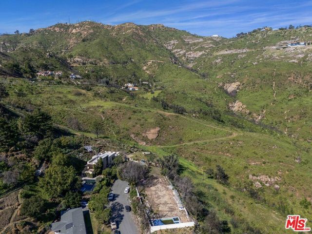 1712 Manzanita Park Avenue, Malibu, CA 90265