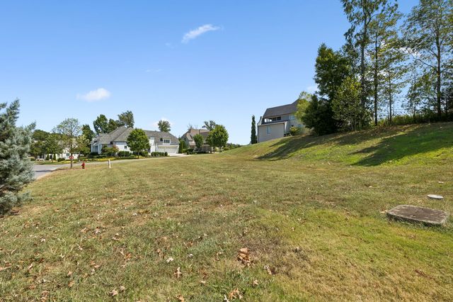 7100 Lanceleaf Dr, College Grove, TN 37046
