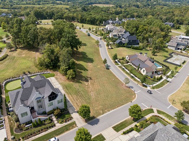 7100 Lanceleaf Dr, College Grove, TN 37046
