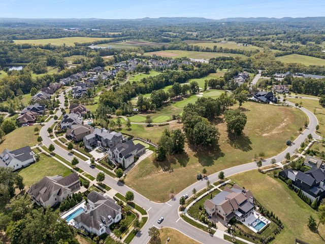 7100 Lanceleaf Dr, College Grove, TN 37046