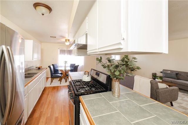 3150 E Northfield Avenue, Kingman, AZ 86409