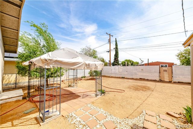 3150 E Northfield Avenue, Kingman, AZ 86409