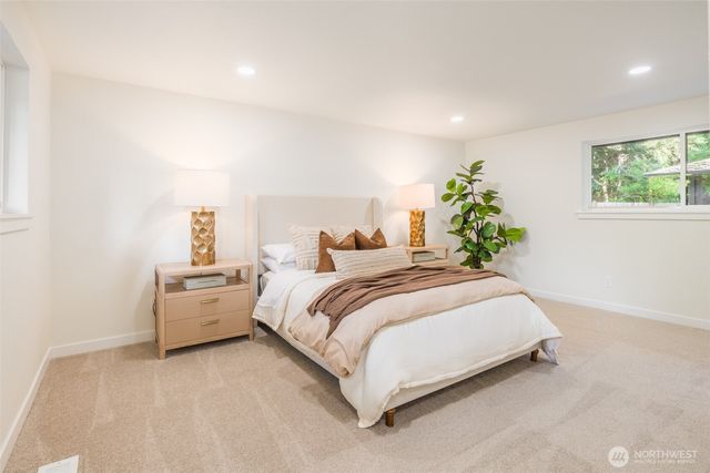 612 130th Avenue NE, Bellevue, WA 98005