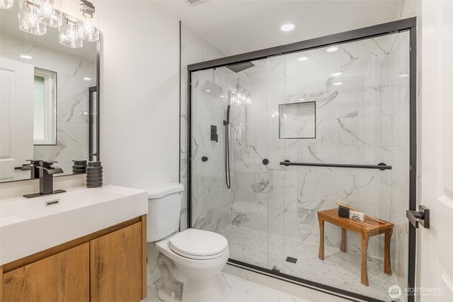 612 130th Avenue NE, Bellevue, WA 98005
