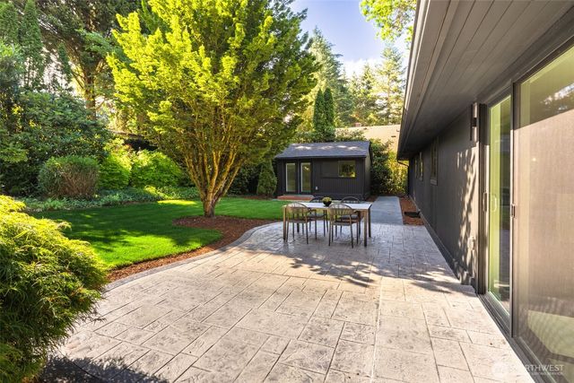 612 130th Avenue NE, Bellevue, WA 98005