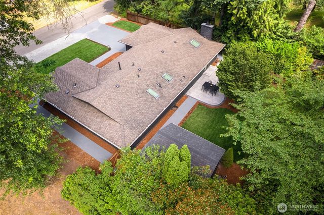 612 130th Avenue NE, Bellevue, WA 98005