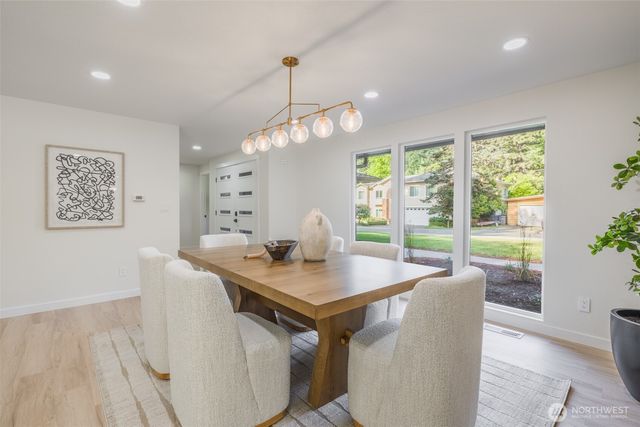 612 130th Avenue NE, Bellevue, WA 98005
