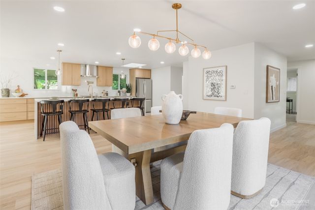 612 130th Avenue NE, Bellevue, WA 98005