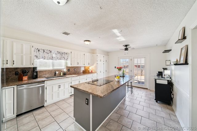 9416 S 69th East Avenue, Tulsa, OK 74133