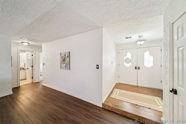 9416 S 69th East Avenue, Tulsa, OK 74133