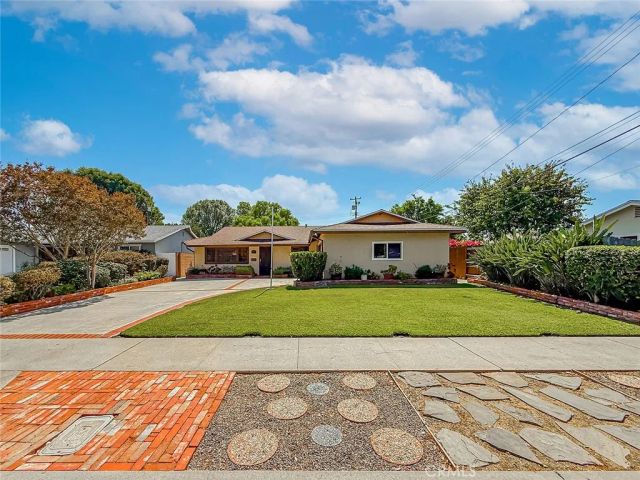 10514 Hillview Avenue, Chatsworth, CA 91311