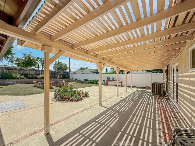10514 Hillview Avenue, Chatsworth, CA 91311