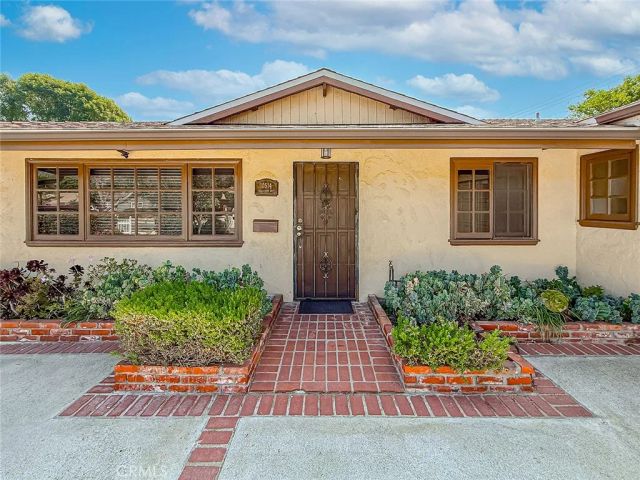 10514 Hillview Avenue, Chatsworth, CA 91311