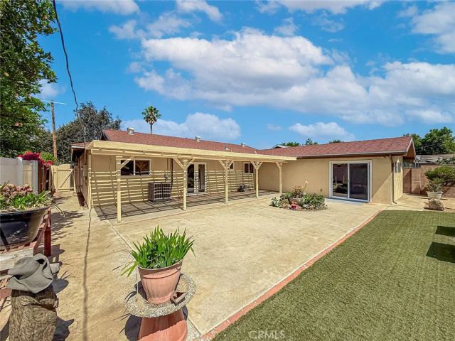 10514 Hillview Avenue, Chatsworth, CA 91311