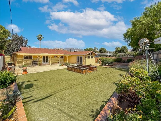 10514 Hillview Avenue, Chatsworth, CA 91311