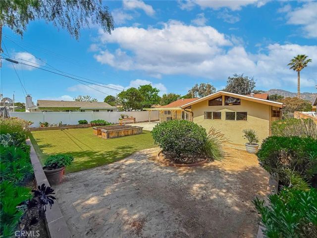 10514 Hillview Avenue, Chatsworth, CA 91311