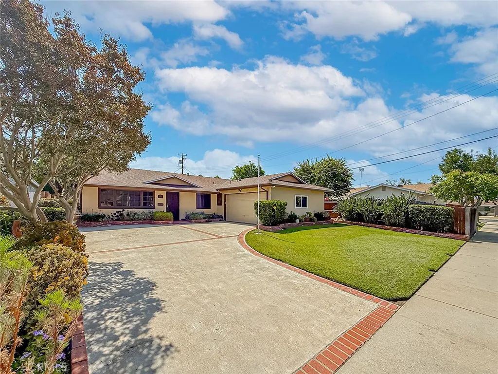 10514 Hillview Avenue, Chatsworth, CA 91311