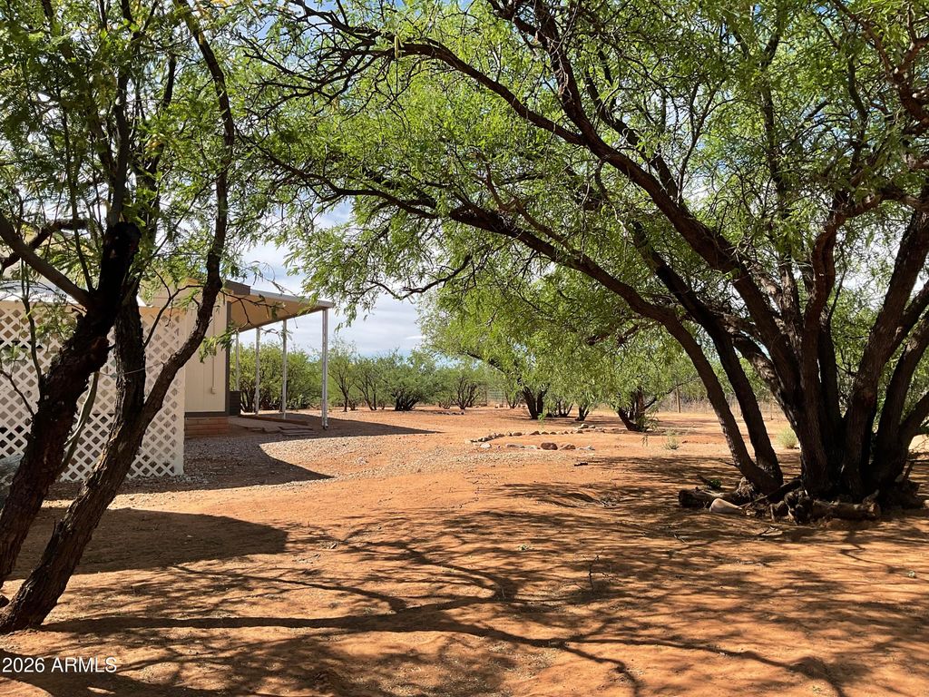 Image 16 of property listing at 7011 S PINTEK Lane, Hereford, AZ 85615