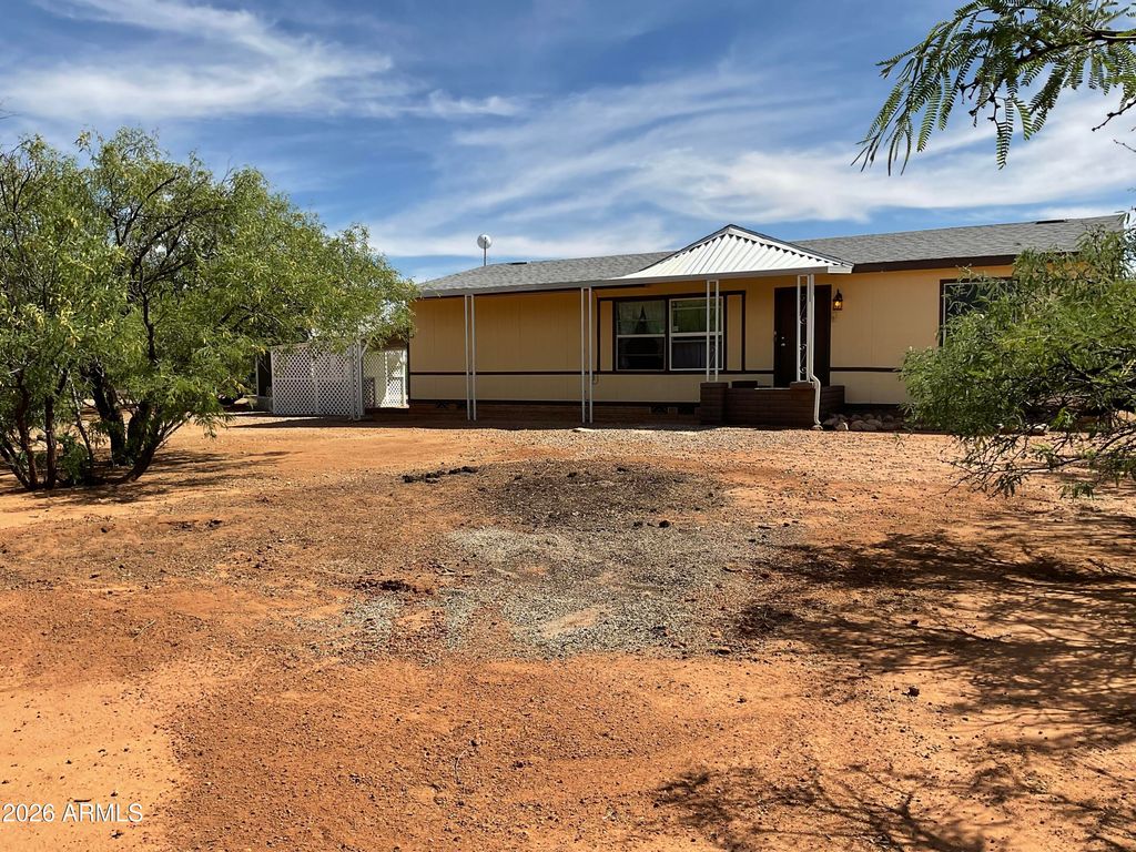 Image 5 of property listing at 7011 S PINTEK Lane, Hereford, AZ 85615