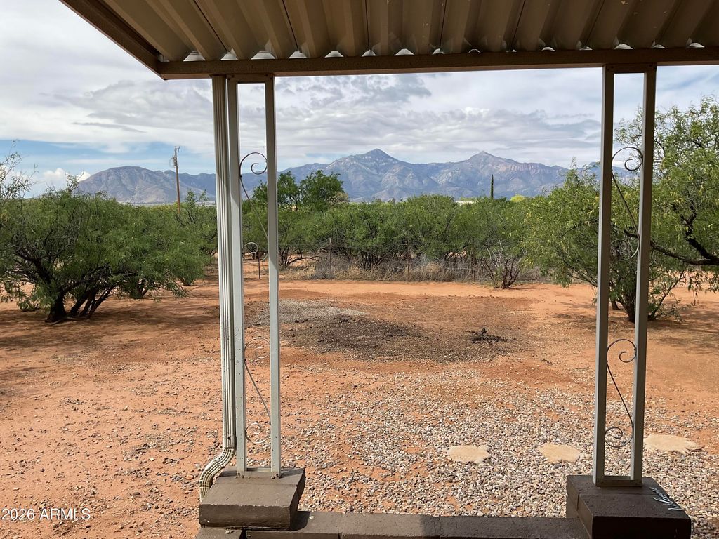 Image 6 of property listing at 7011 S PINTEK Lane, Hereford, AZ 85615