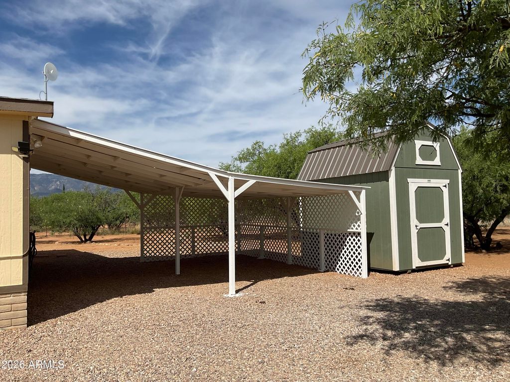 Image 8 of property listing at 7011 S PINTEK Lane, Hereford, AZ 85615