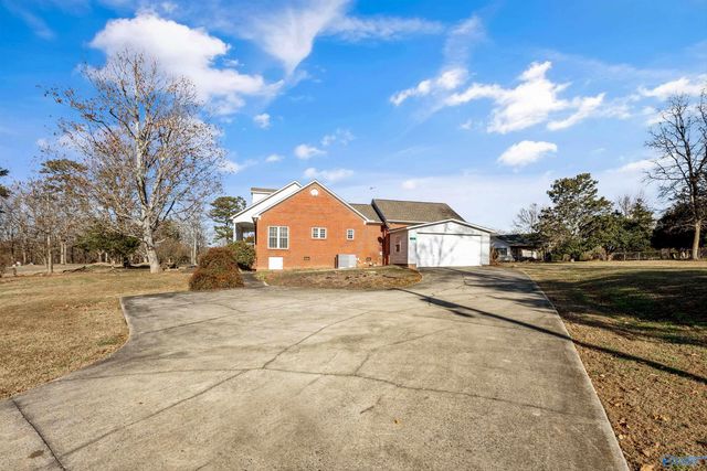 10 Chera Trail, Grant, AL 35747