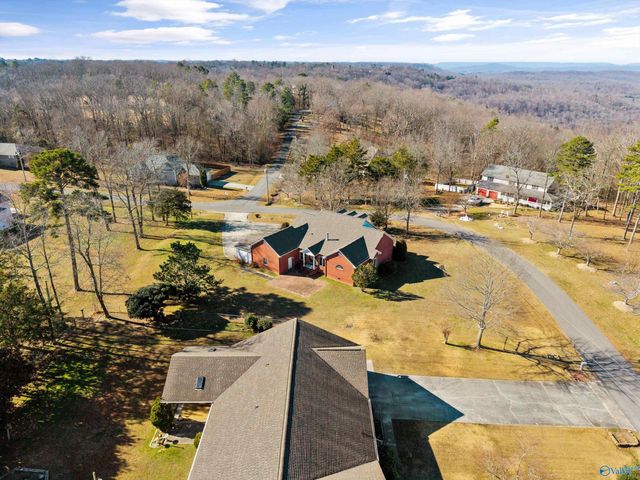 10 Chera Trail, Grant, AL 35747