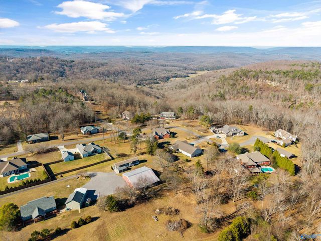 10 Chera Trail, Grant, AL 35747