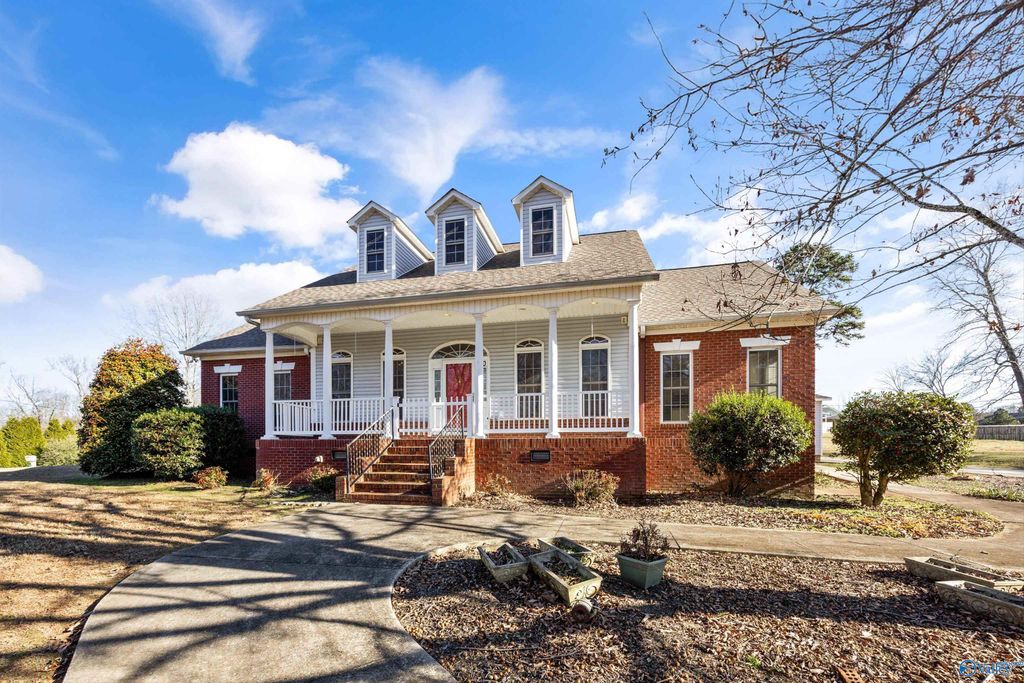 10 Chera Trail, Grant, AL 35747