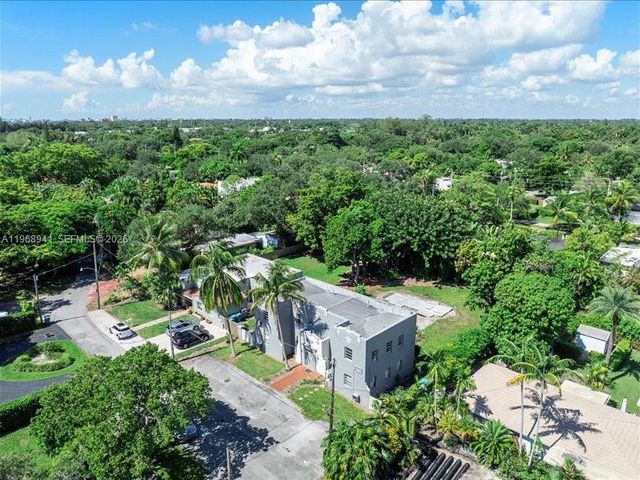 11402 NE 8th Ct, Biscayne Park, FL 33161