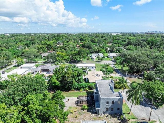 11402 NE 8th Ct, Biscayne Park, FL 33161