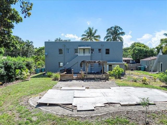 11402 NE 8th Ct, Biscayne Park, FL 33161