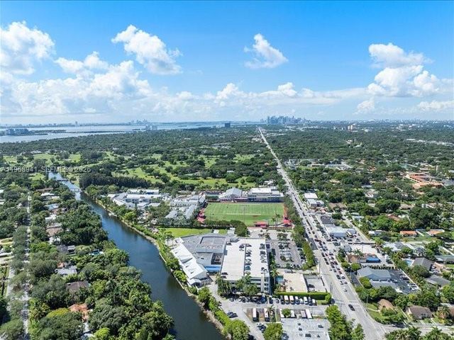 11402 NE 8th Ct, Biscayne Park, FL 33161