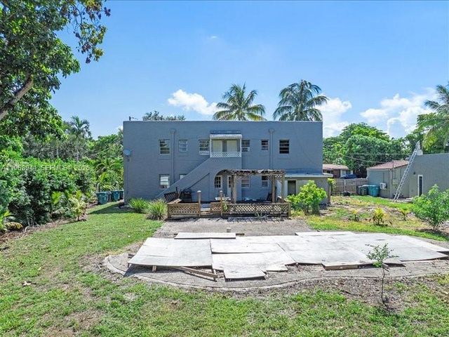 11402 NE 8th Ct, Biscayne Park, FL 33161