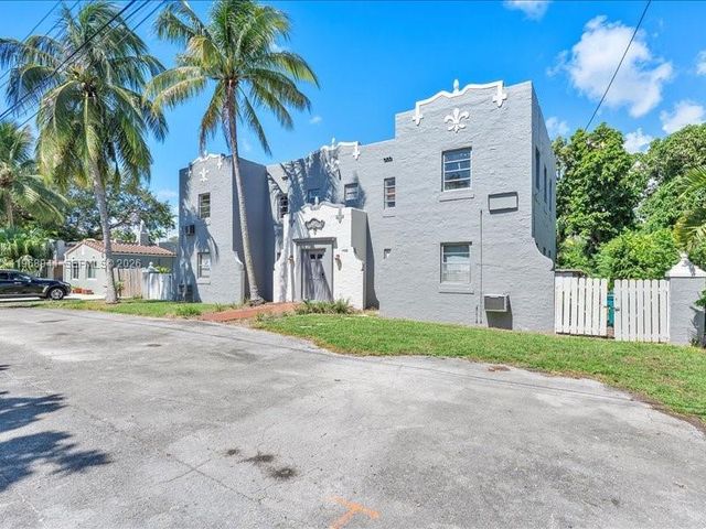 11402 NE 8th Ct, Biscayne Park, FL 33161
