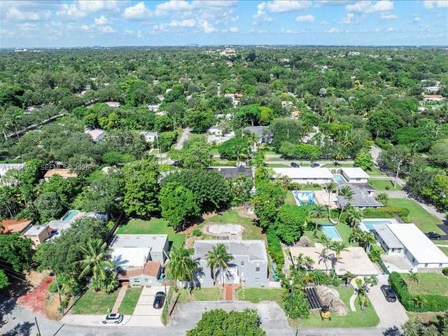 11402 NE 8th Ct, Biscayne Park, FL 33161