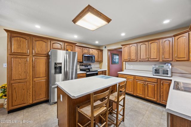 1173 Johnson Ln, Taylorsville, KY 40071