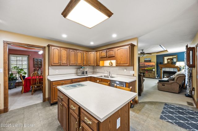 1173 Johnson Ln, Taylorsville, KY 40071