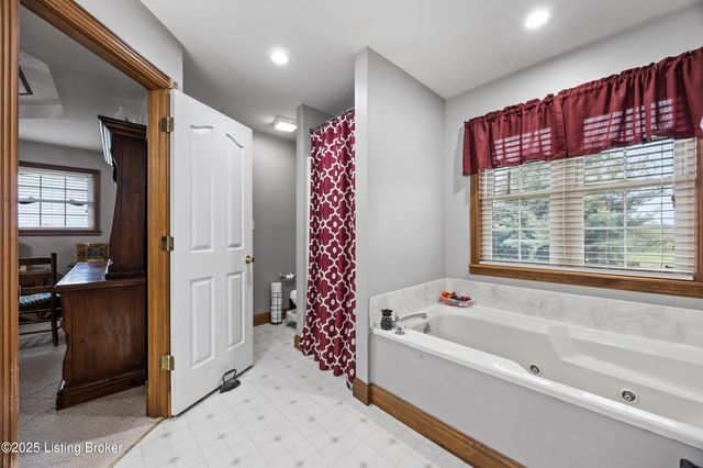 1173 Johnson Ln, Taylorsville, KY 40071