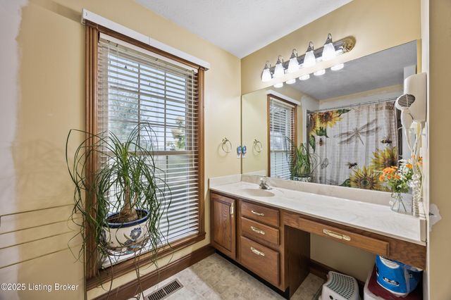 1173 Johnson Ln, Taylorsville, KY 40071