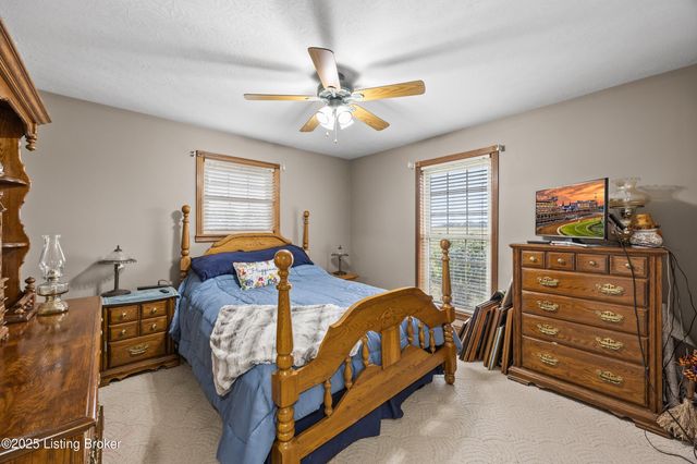 1173 Johnson Ln, Taylorsville, KY 40071