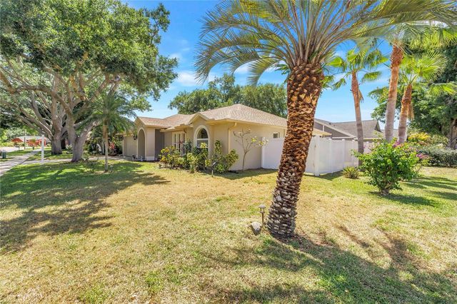 5810 BITTER ORANGE AVENUE, Tampa, FL 33625