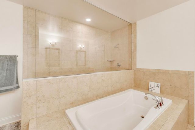 1506 W NORTHWEST Highway, Arlington Heights, IL 60004