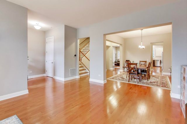 1506 W NORTHWEST Highway, Arlington Heights, IL 60004