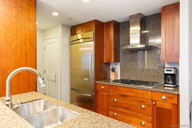 700 W E St 1502, San Diego, CA 92101